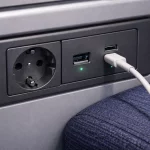 Где и какие в поездах есть розетки для телефона в плацкарте и купе